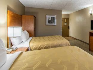 Greenridge Hotel Wickliffe Room photo